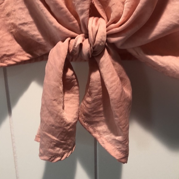 Express dusty pink matte satin like fabric v neck semi balloon 3/4 sleeve L - Picture 2 of 8